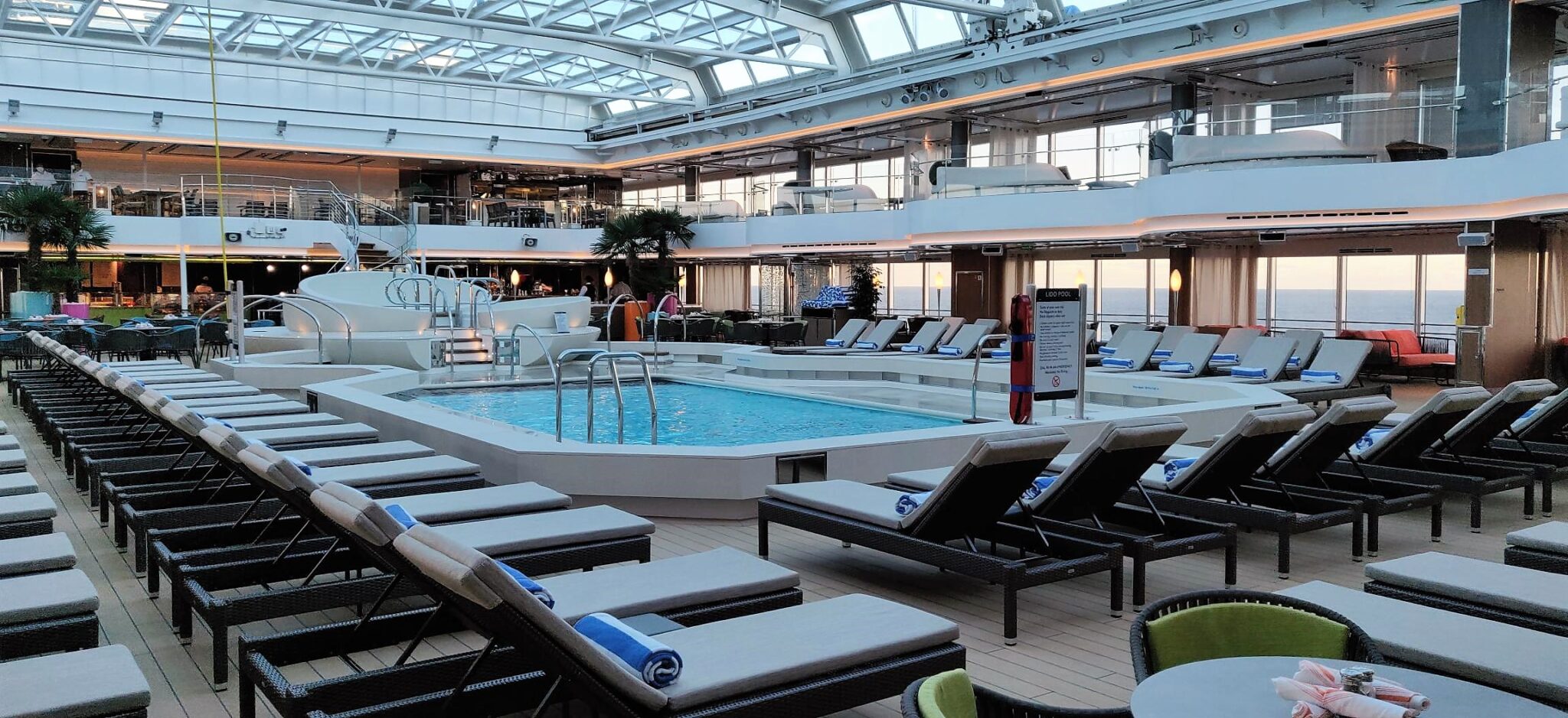 Rotterdam Lido Deck | HAL Cruiser Information